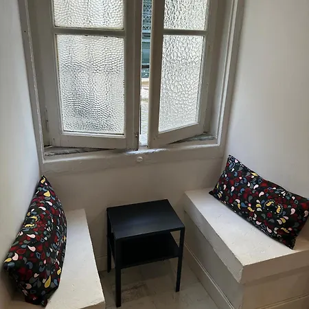 Cantinho Lusitano In Bairro Alto 리스본